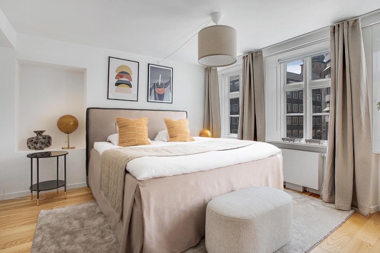 Sanders Regent - Lovely Two-bedroom Near Square Apartment *