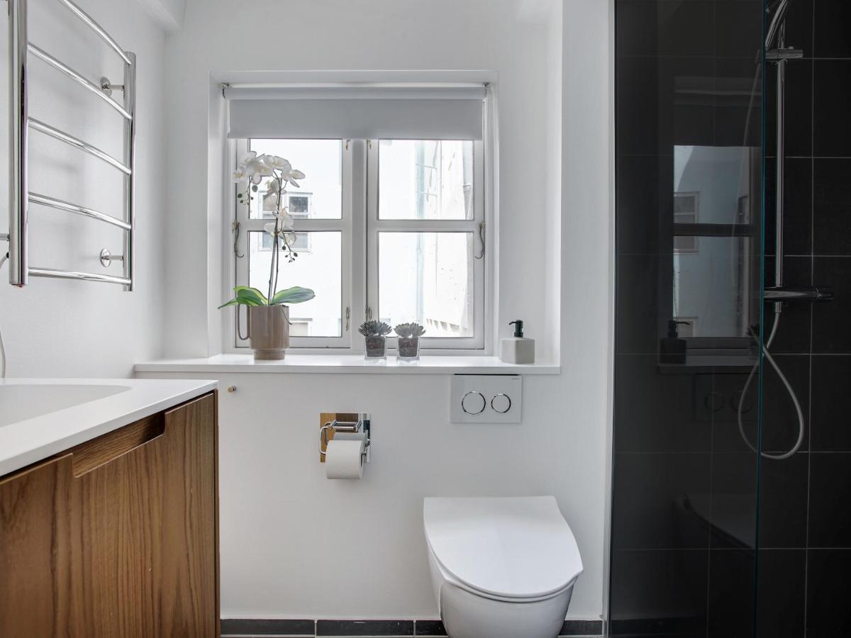 Apartment Sanders Regent - Lovely Two-bedroom Near Square